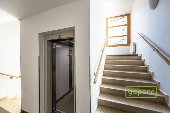 Pronájem bytu 3+kk, Praha, Nehvizdská, 69 m2