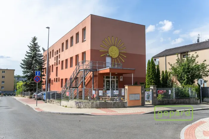 Pronájem bytu 3+kk, Praha, Nehvizdská, 69 m2