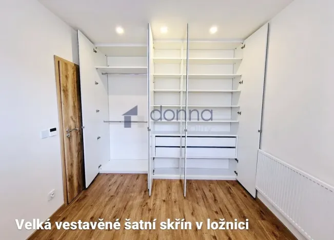 Pronájem bytu 2+kk, Praha, Humpolecká, 43 m2