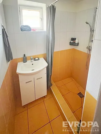 Prodej rodinného domu, Rašovice - Netušil, 150 m2