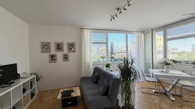 Pronájem bytu 2+kk, Praha - Hlubočepy, Voskovcova, 45 m2