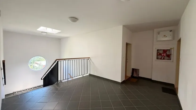 Pronájem bytu 2+kk, Praha - Hlubočepy, Voskovcova, 45 m2