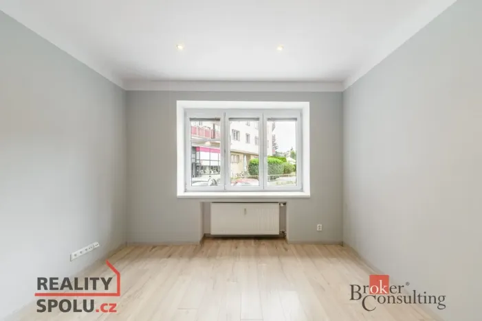 Pronájem bytu 2+kk, Praha - Podolí, Dvorecké náměstí, 40 m2