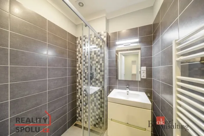 Pronájem bytu 2+kk, Praha - Podolí, Dvorecké náměstí, 43 m2