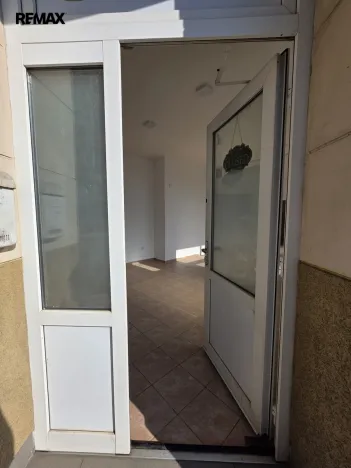 Pronájem obchodního prostoru, Prostějov, nám. Padlých hrdinů, 52 m2