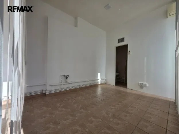 Pronájem obchodního prostoru, Prostějov, nám. Padlých hrdinů, 52 m2