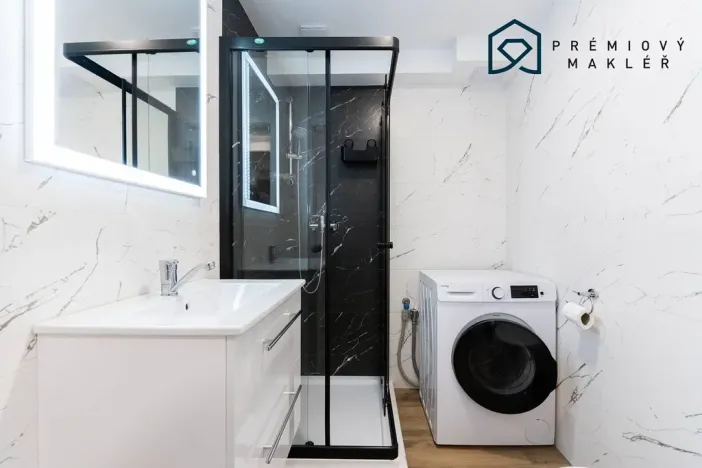Pronájem bytu 1+1, Meziboří, Okružní, 30 m2