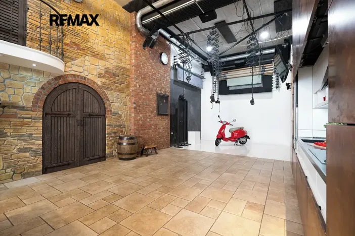 Prodej obchodního prostoru, Praha - Troja, Vřesová, 240 m2
