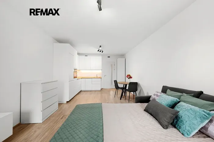 Pronájem bytu 1+kk, Praha - Hloubětín, Poděbradská, 37 m2