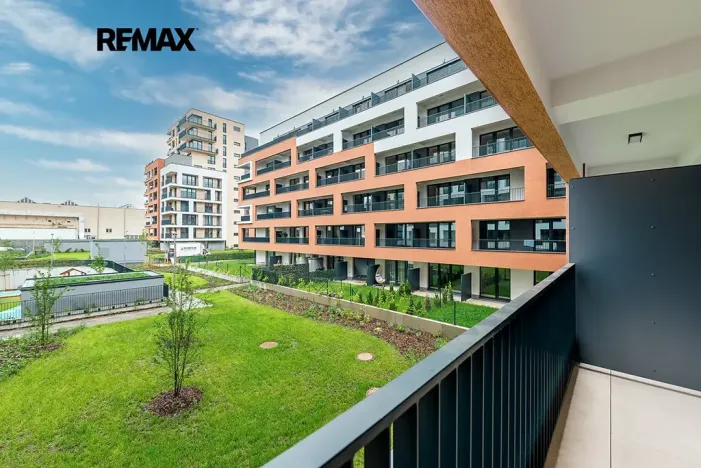Pronájem bytu 1+kk, Praha - Hloubětín, Poděbradská, 37 m2