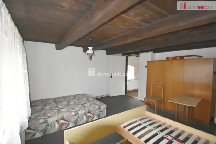 Pronájem komerční nemovitosti, Chbany - Vikletice, 3800 m2