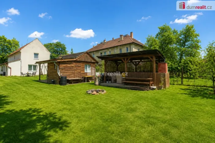 Pronájem komerční nemovitosti, Chbany - Vikletice, 3800 m2