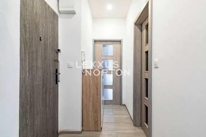 Pronájem bytu 2+1, Praha - Vršovice, Moldavská, 56 m2