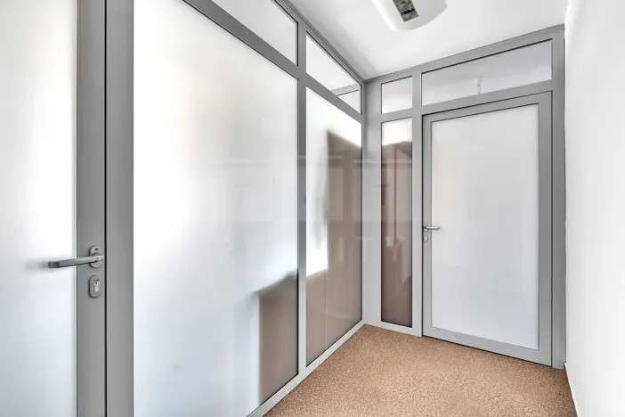 Pronájem kanceláře, Hradec Králové, Malé náměstí, 500 m2