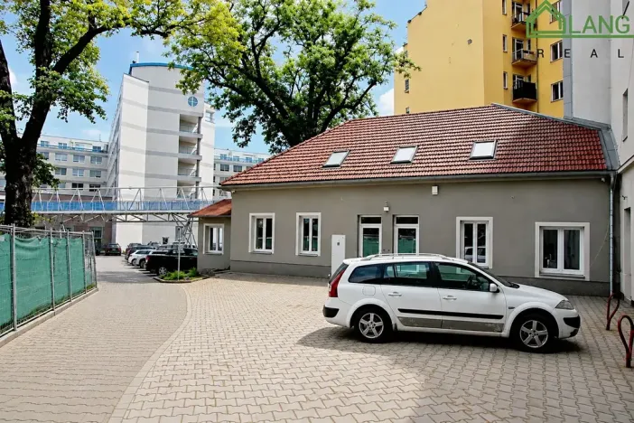 Pronájem garážového stání, Brno, Koliště, 15 m2