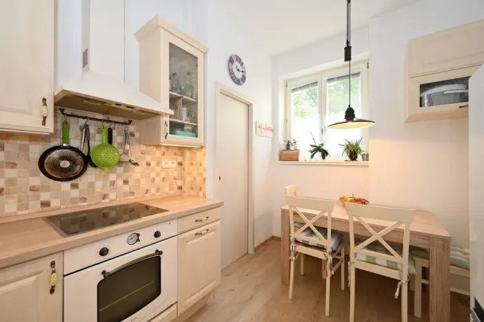 Pronájem bytu 2+1, Praha - Bubeneč, náměstí Interbrigády, 51 m2