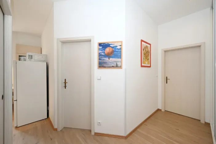 Pronájem bytu 2+1, Praha - Bubeneč, náměstí Interbrigády, 51 m2