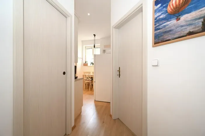 Pronájem bytu 2+1, Praha - Bubeneč, náměstí Interbrigády, 51 m2