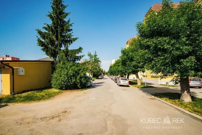 Pronájem garáže, Tábor, U Obecních domů, 18 m2