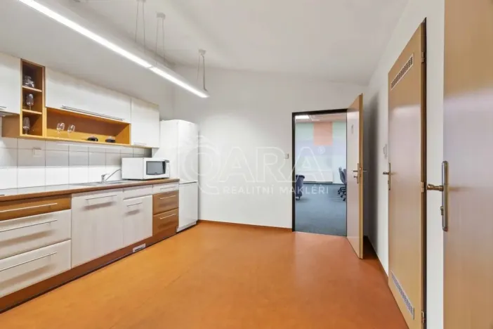 Prodej komerční nemovitosti, Praha - Petrovice, Novopetrovická, 1433 m2