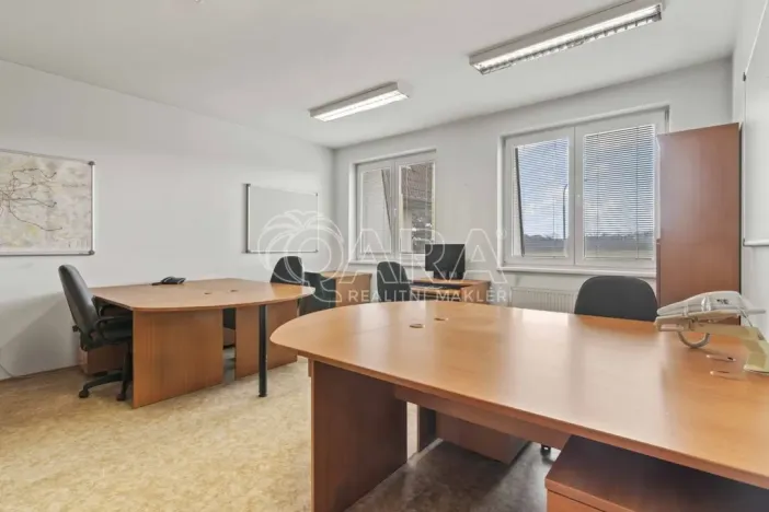 Prodej pozemku pro bydlení, Praha - Petrovice, Novopetrovická, 4543 m2