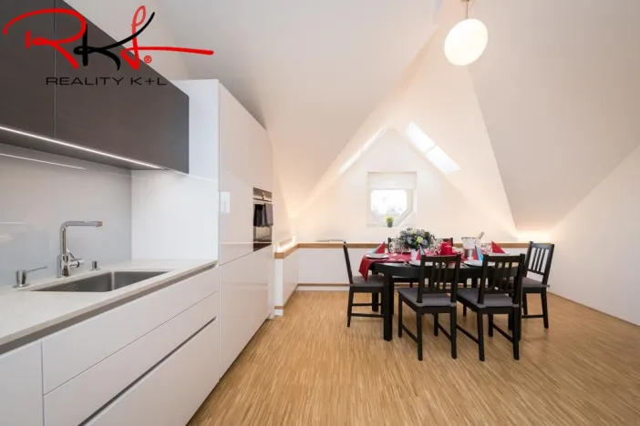 Pronájem bytu 3+kk, Praha, Ovenecká, 102 m2