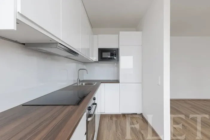 Pronájem bytu 1+kk, Praha - Hloubětín, Waltariho, 36 m2