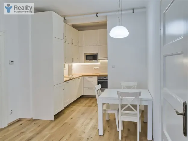 Pronájem bytu 2+kk, Plzeň - Jižní Předměstí, Čechova, 44 m2