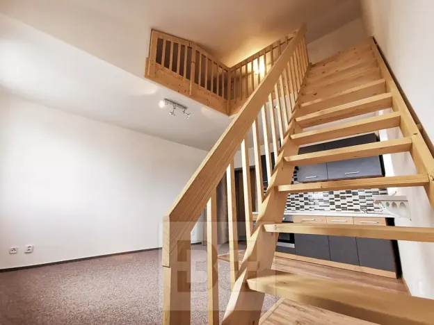 Pronájem bytu 1+kk, Úvaly, Arnošta z Pardubic, 32 m2