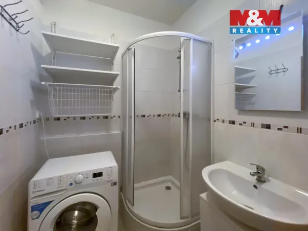 Pronájem bytu 1+kk, Praha - Košíře, Plzeňská, 31 m2