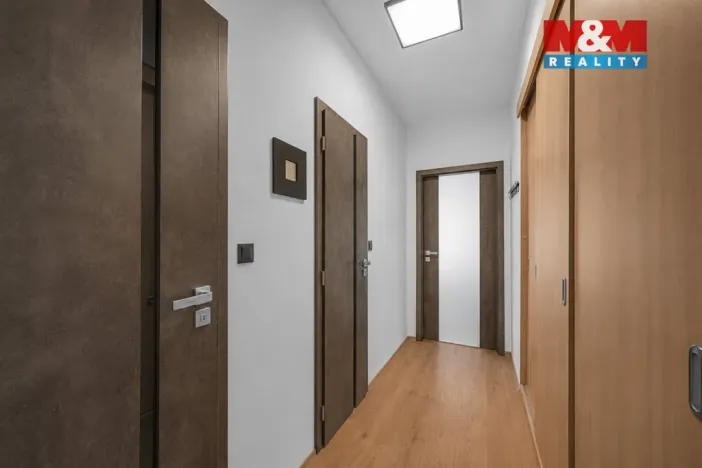 Pronájem bytu 2+1, Pardubice - Zelené Předměstí, Benešovo náměstí, 55 m2