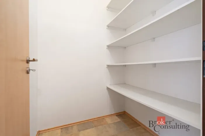 Prodej bytu 4+1, Planá, Bohušova, 96 m2