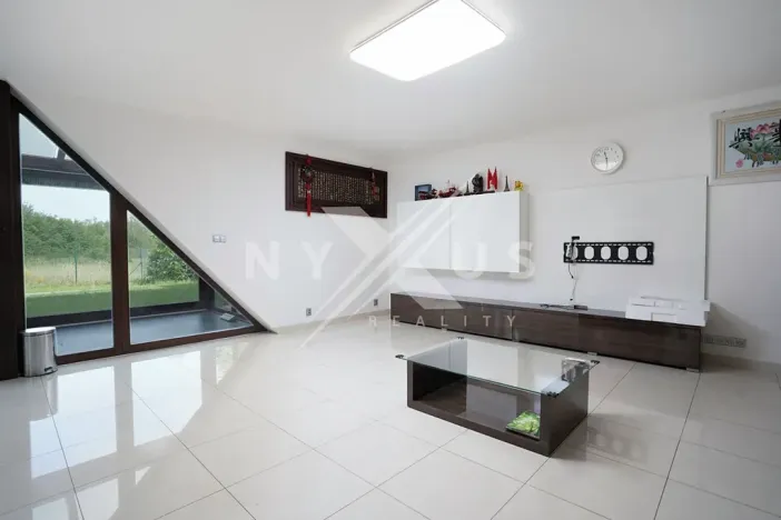 Pronájem rodinného domu, Praha - Dolní Měcholupy, Nad sadem, 204 m2