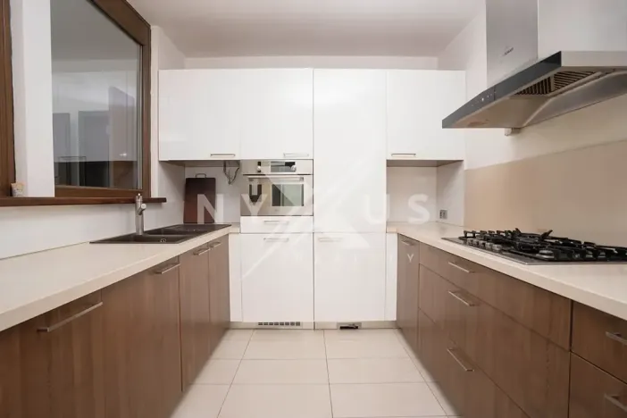 Pronájem rodinného domu, Praha - Dolní Měcholupy, Nad sadem, 204 m2