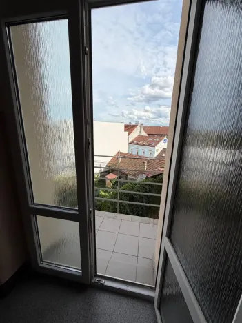 Pronájem bytu 2+kk, Praha - Libeň, Zenklova, 42 m2