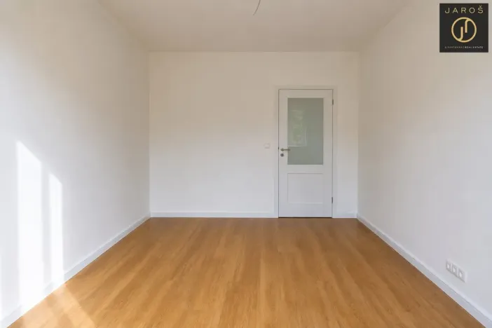 Prodej bytu 2+kk, Praha - Karlín, Hybešova, 37 m2