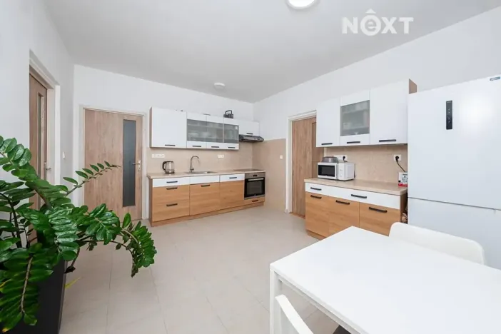 Prodej bytu 3+1, Pardubice, Lonkova, 101 m2