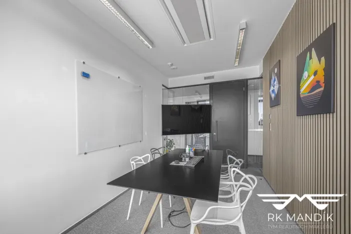 Pronájem kanceláře, Praha - Libeň, Voctářova, 416 m2