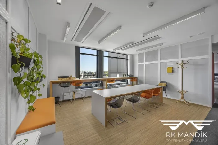 Pronájem kanceláře, Praha - Libeň, Voctářova, 416 m2