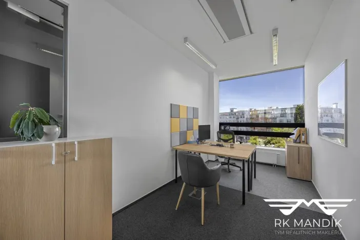 Pronájem kanceláře, Praha - Libeň, Voctářova, 416 m2