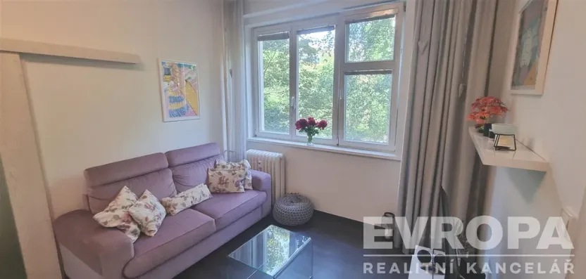 Prodej bytu 2+kk, Praha - Vinohrady, Hollarovo náměstí, 43 m2