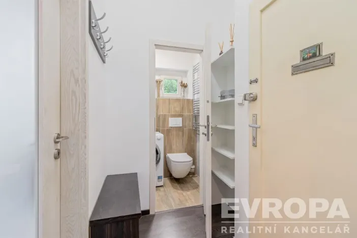 Prodej bytu 2+kk, Praha - Vinohrady, Hollarovo náměstí, 43 m2