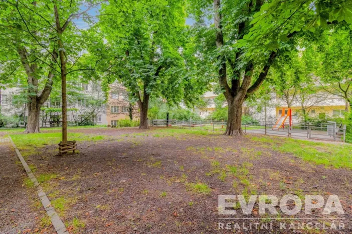 Prodej bytu 2+kk, Praha - Vinohrady, Hollarovo náměstí, 43 m2