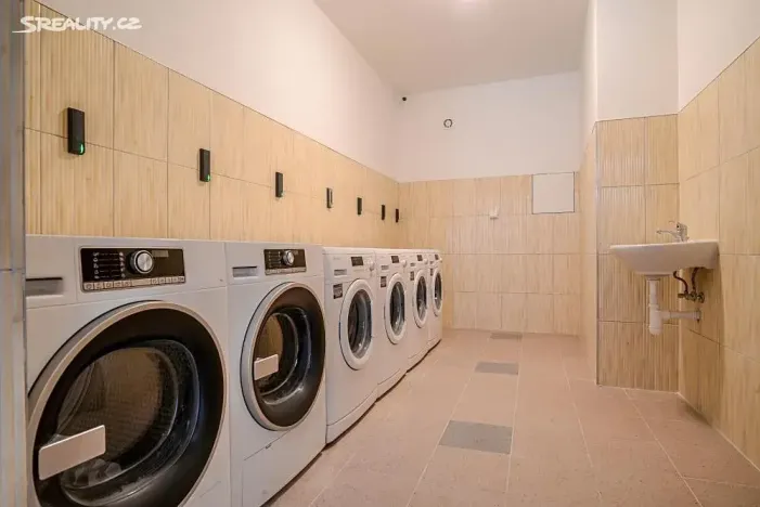 Pronájem bytu 1+kk, Praha - Hlubočepy, Na Zlíchově, 23 m2