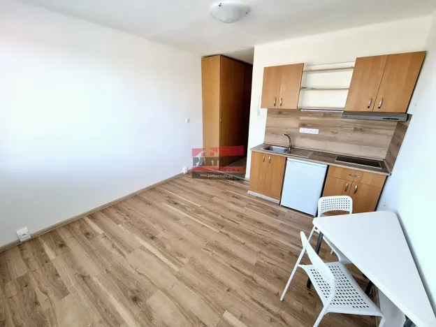 Prodej bytu 1+kk, Planá nad Lužnicí, Průmyslová, 19 m2