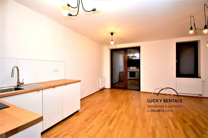 Pronájem bytu 1+kk, Praha - Modřany, Provázkova, 37 m2