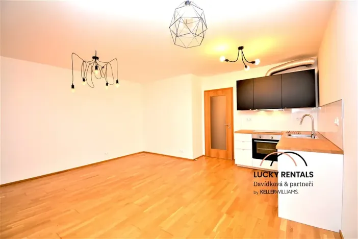 Pronájem bytu 1+kk, Praha - Modřany, Provázkova, 37 m2