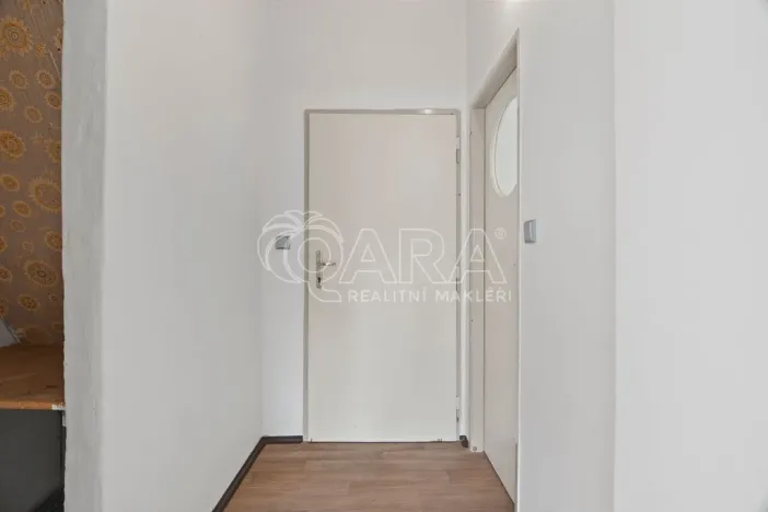 Pronájem bytu 2+kk, Praha - Prosek, Poleradská, 40 m2