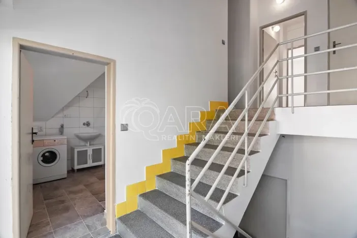 Pronájem bytu 2+kk, Praha - Prosek, Poleradská, 40 m2