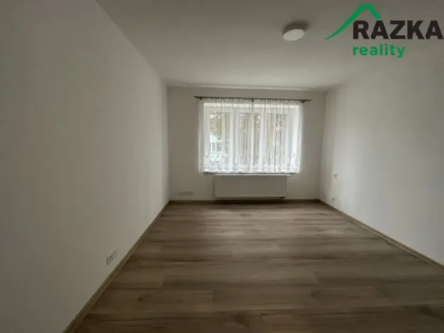 Pronájem bytu 2+1, Planá, Zahradní, 50 m2